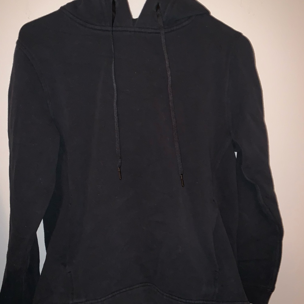Black Lululemon sweatshirt